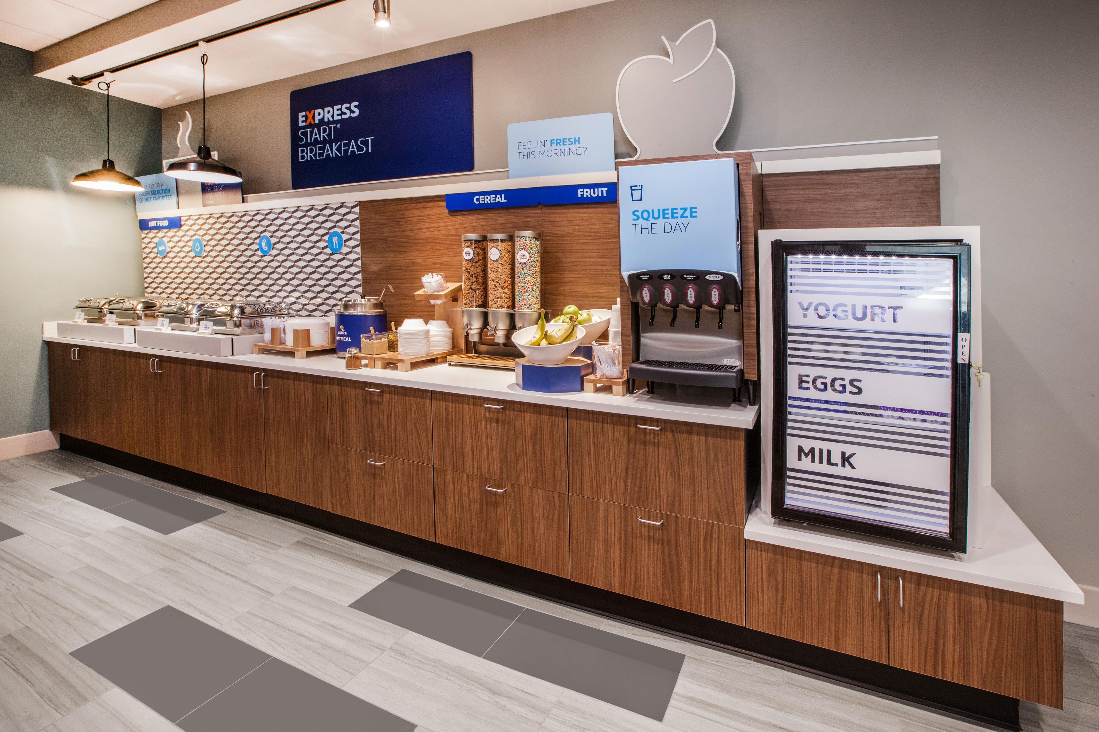 Holiday Inn Express & Suites Waterville - North By Ihg Exteriör bild
