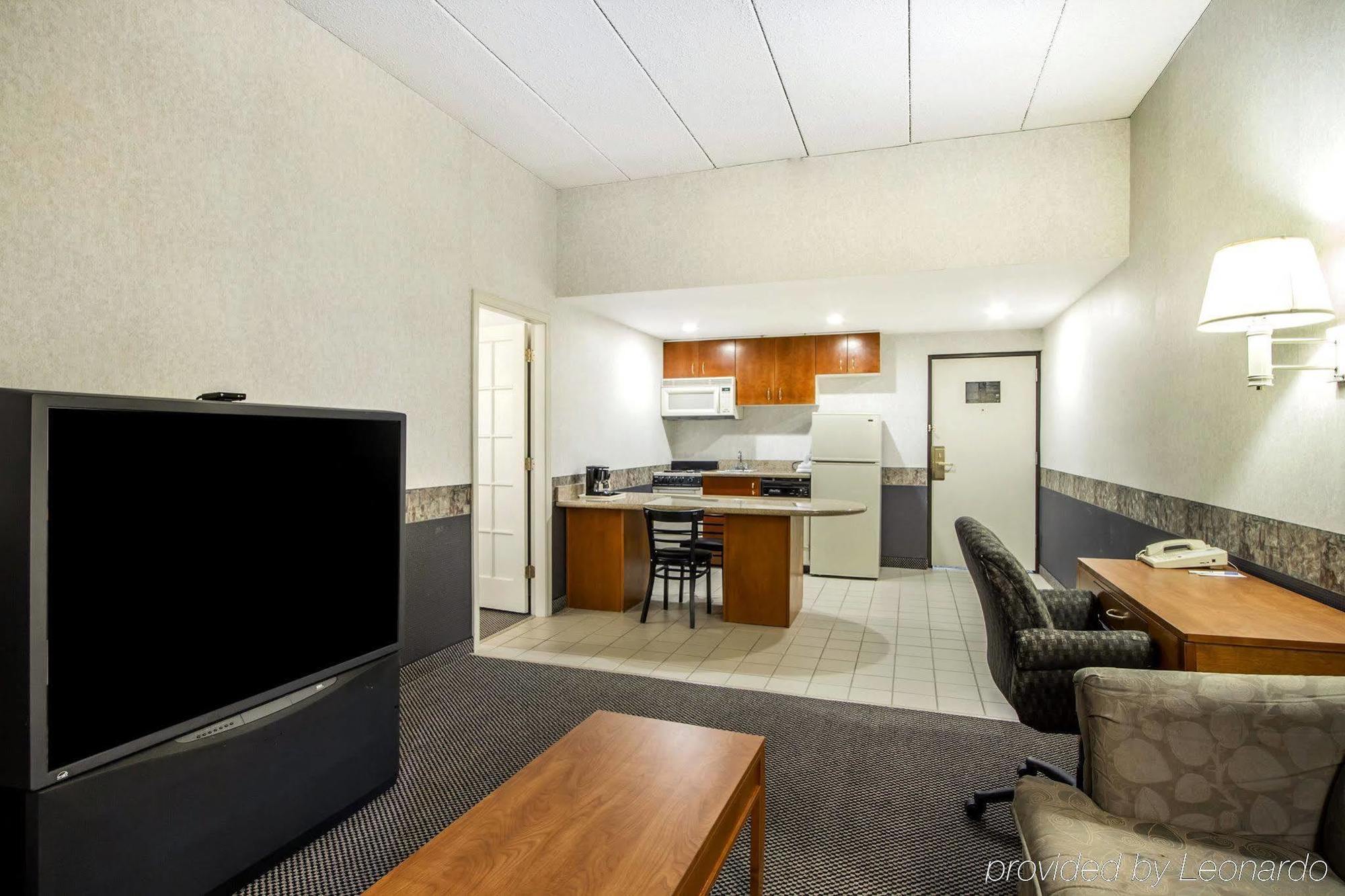 Holiday Inn Express & Suites Waterville - North By Ihg Exteriör bild