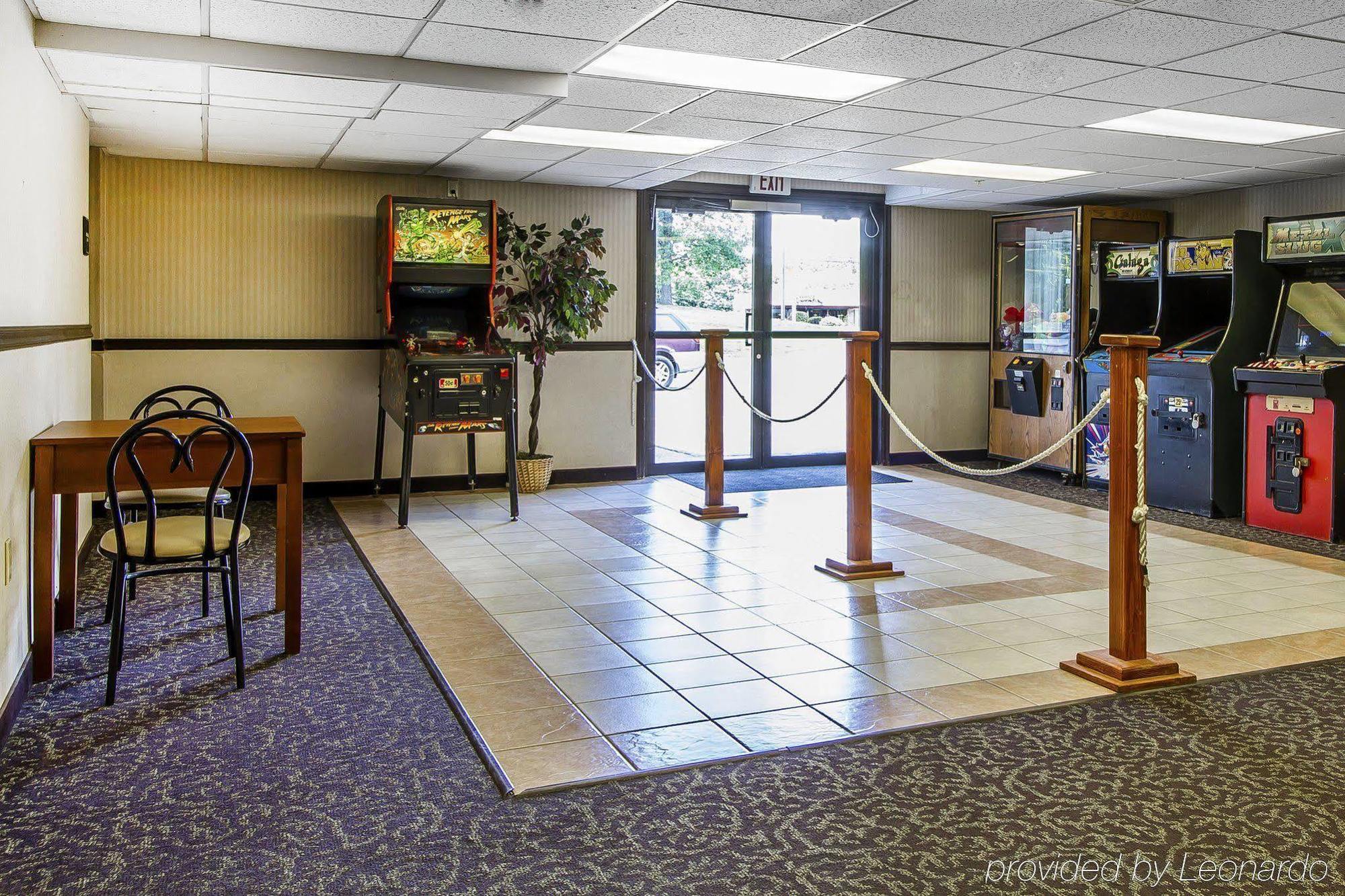 Holiday Inn Express & Suites Waterville - North By Ihg Exteriör bild